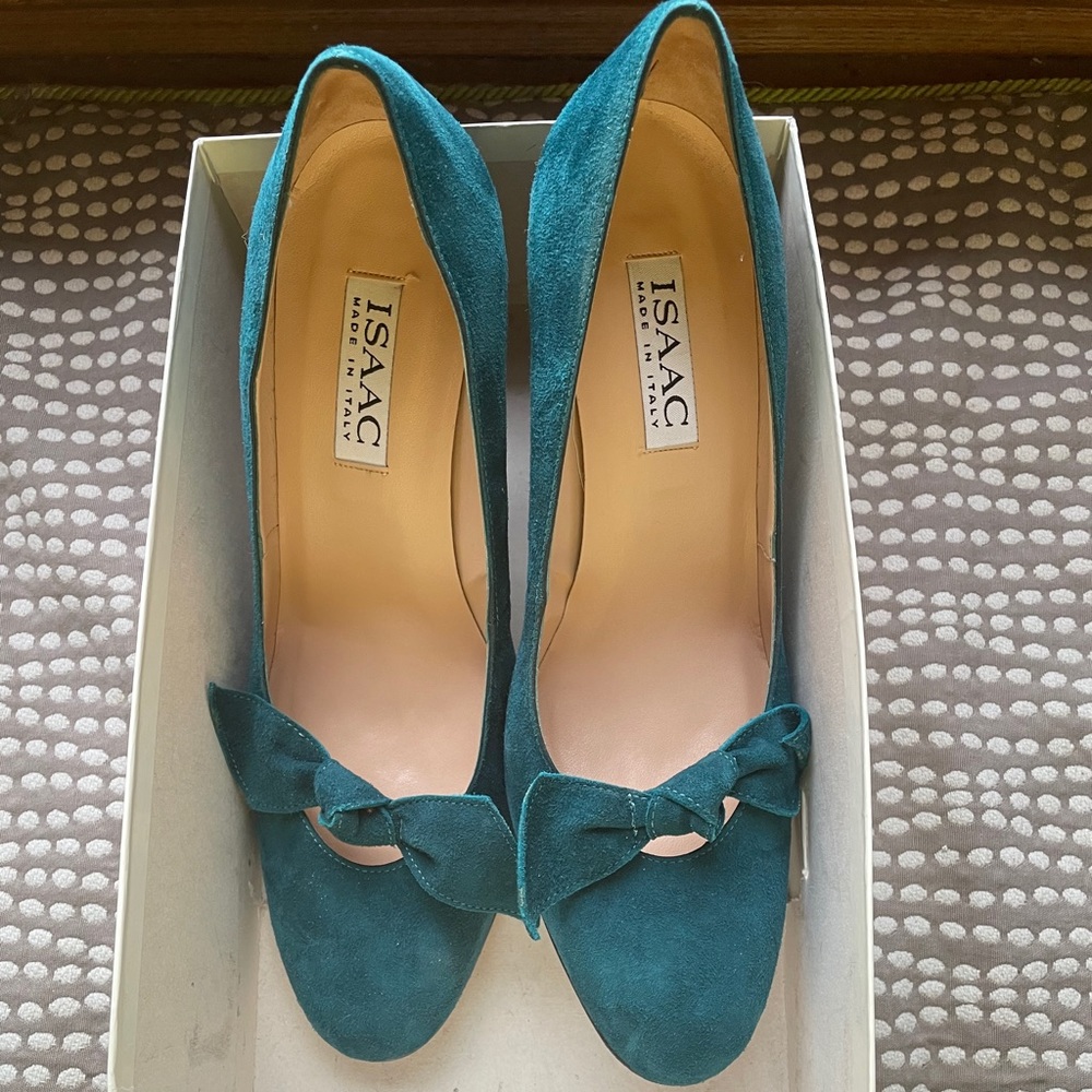 ISAAC Teal Suede 8.5 M Pumps with Suede Bow
